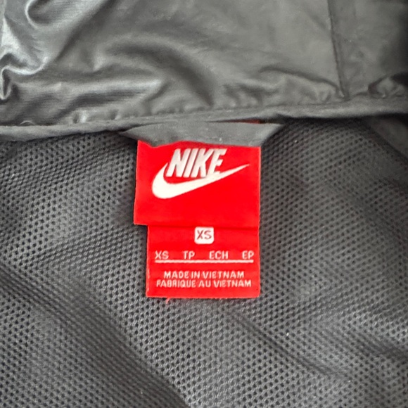 Nike Black Hooded Jacket - Picture 2 of 5